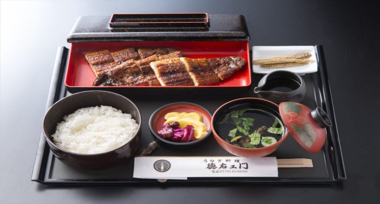うなぎ料理　徳右ェ門