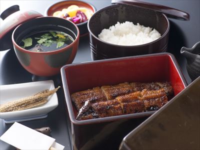 うなぎ料理　徳右ェ門