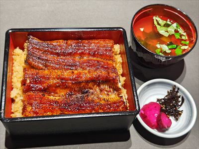 うなぎ料理　徳右ェ門