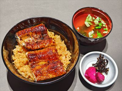 うなぎ料理　徳右ェ門
