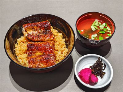 うなぎ料理　徳右ェ門