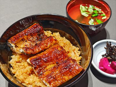 うなぎ料理　徳右ェ門