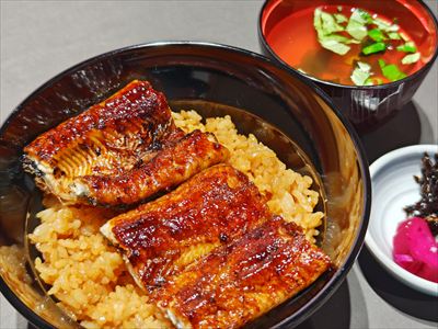 うなぎ料理　徳右ェ門