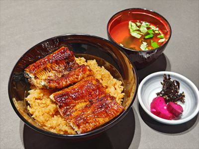 うなぎ料理　徳右ェ門