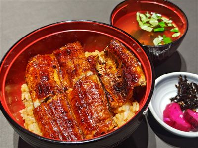 うなぎ料理　徳右ェ門