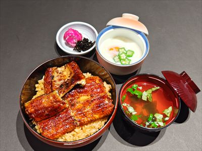 うなぎ料理　徳右ェ門