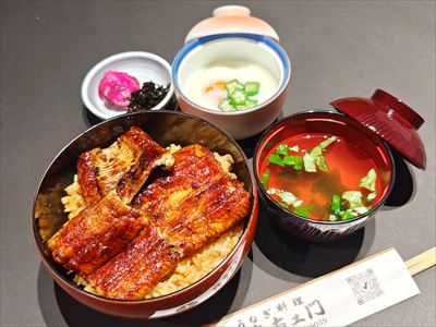 うなぎ料理　徳右ェ門