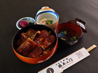 うなぎ料理　徳右ェ門