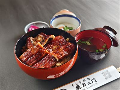 うなぎ料理　徳右ェ門