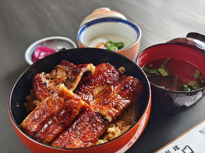 うなぎ料理　徳右ェ門
