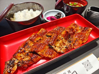 うなぎ料理　徳右ェ門