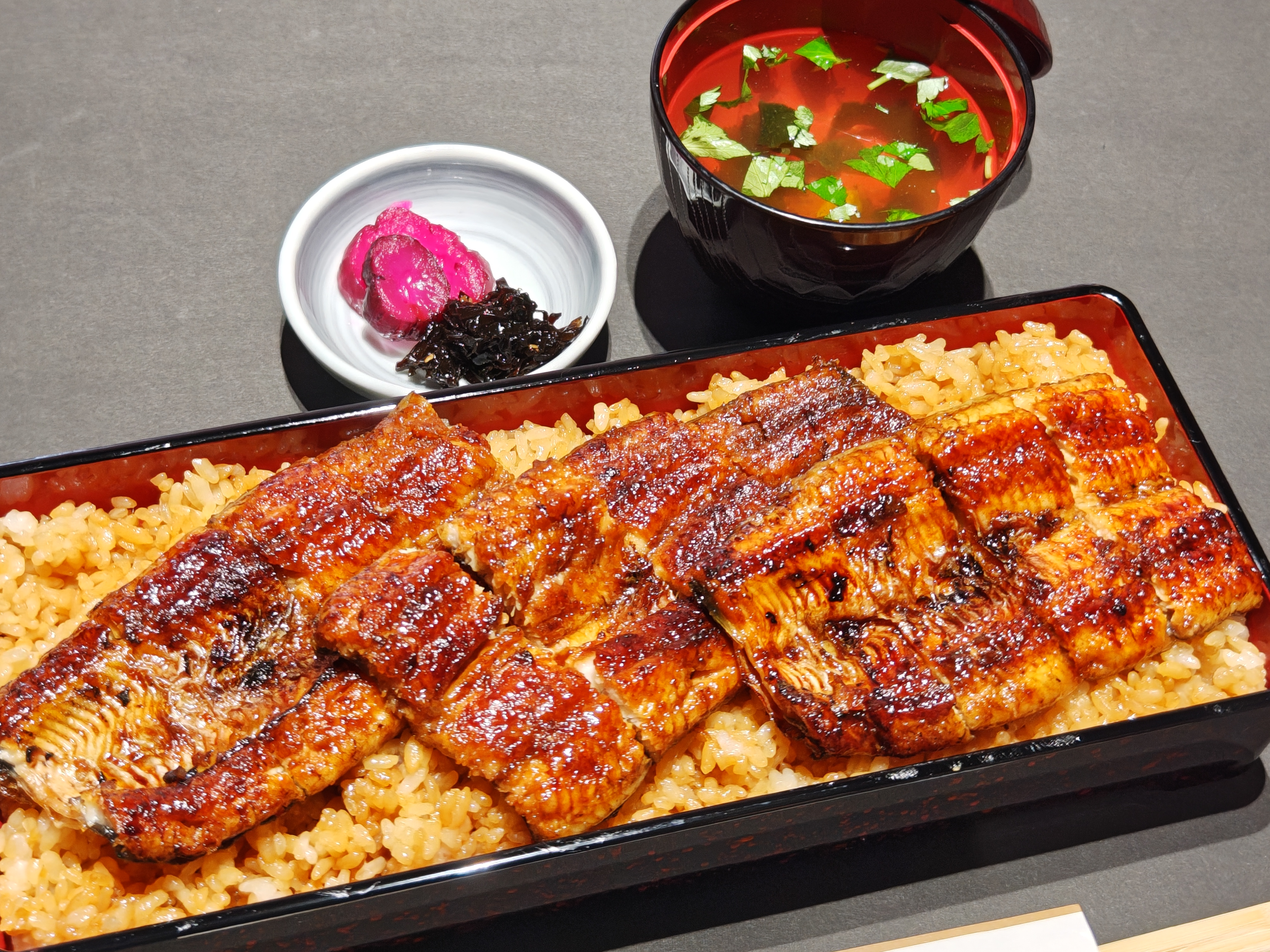 うなぎ料理　徳右ェ門
