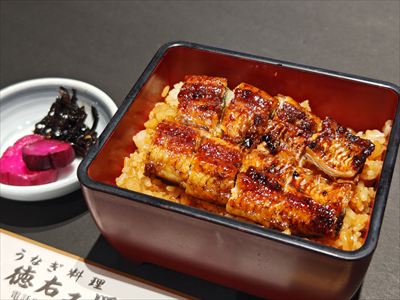 うなぎ料理　徳右ェ門