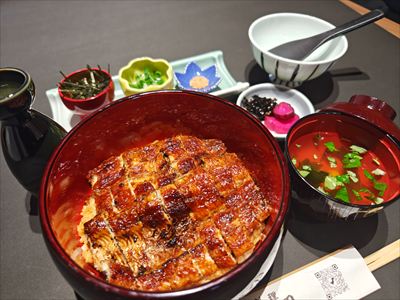うなぎ料理　徳右ェ門