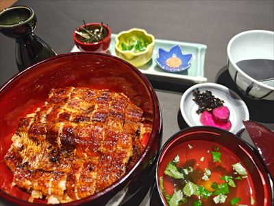 うなぎ料理　徳右ェ門