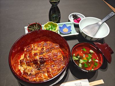 うなぎ料理　徳右ェ門