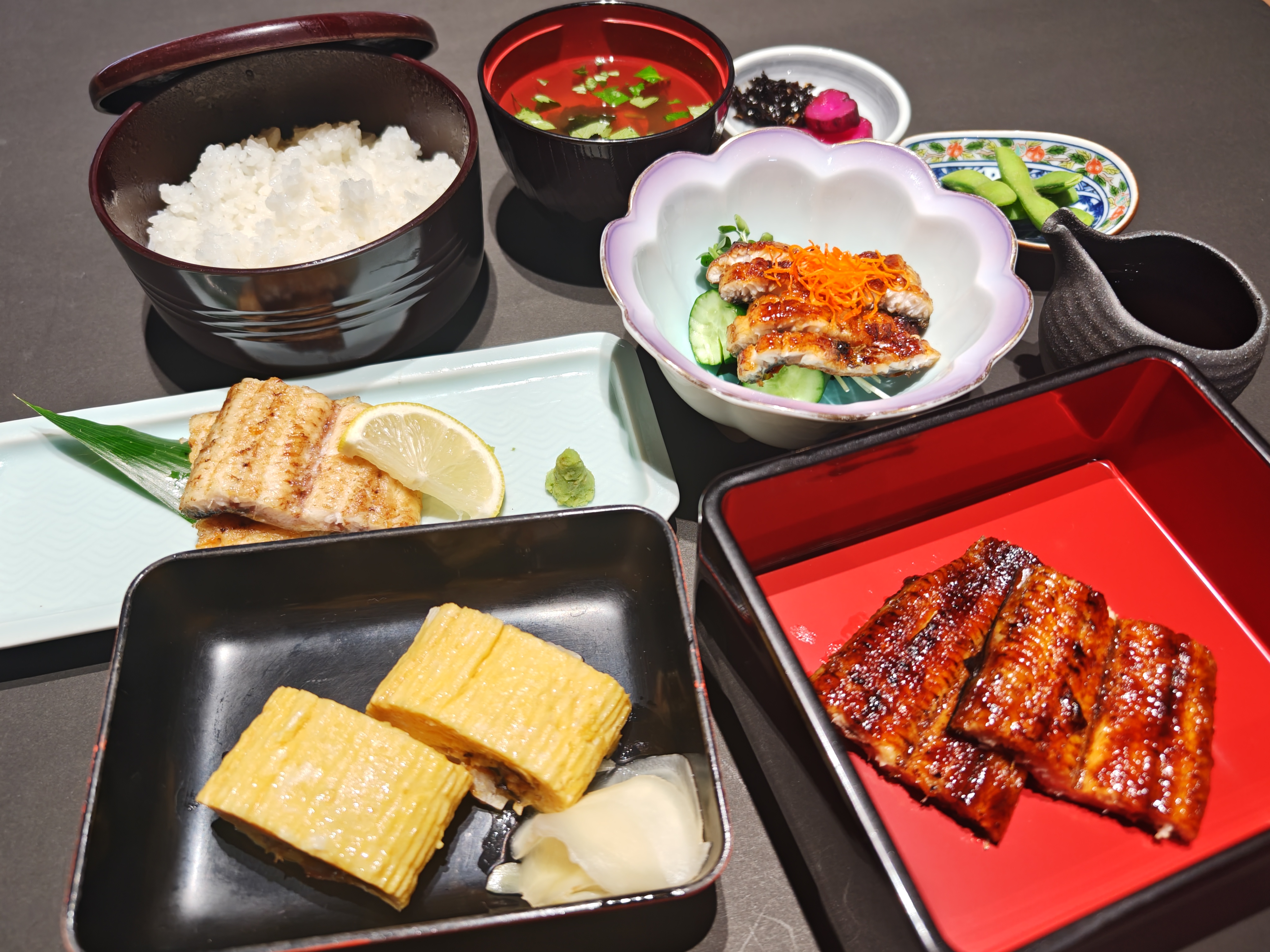 うなぎ料理　徳右ェ門