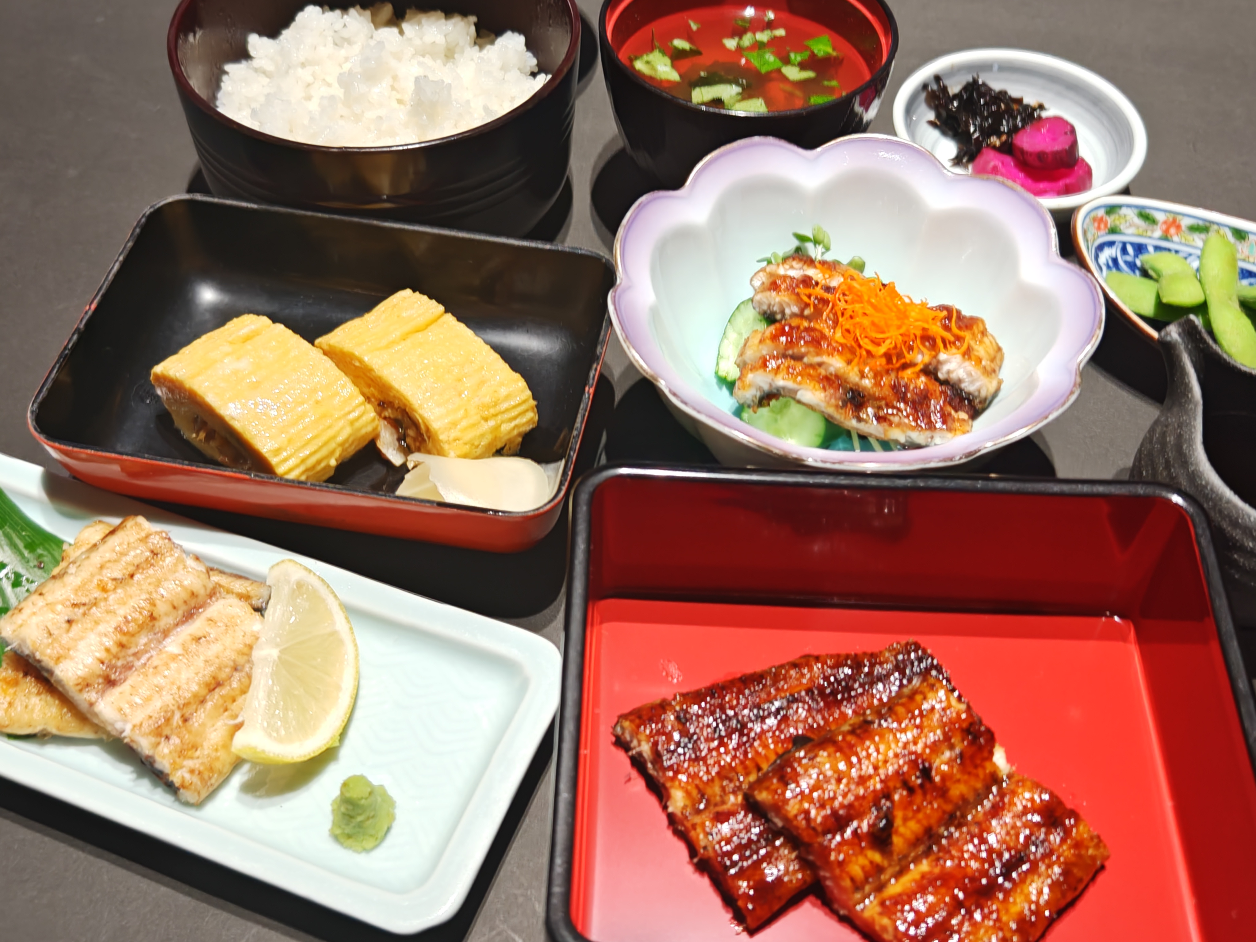 うなぎ料理　徳右ェ門