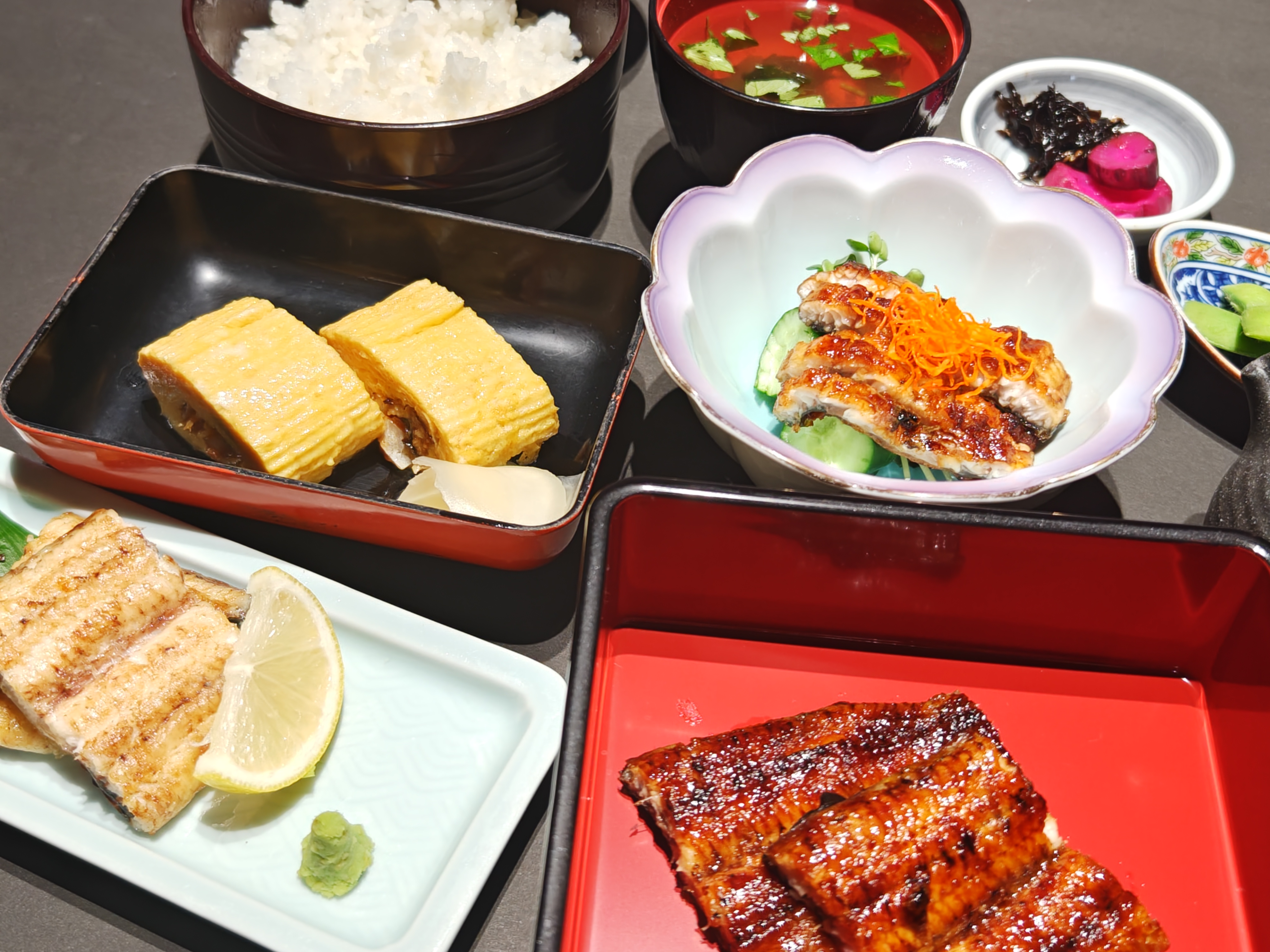 うなぎ料理　徳右ェ門