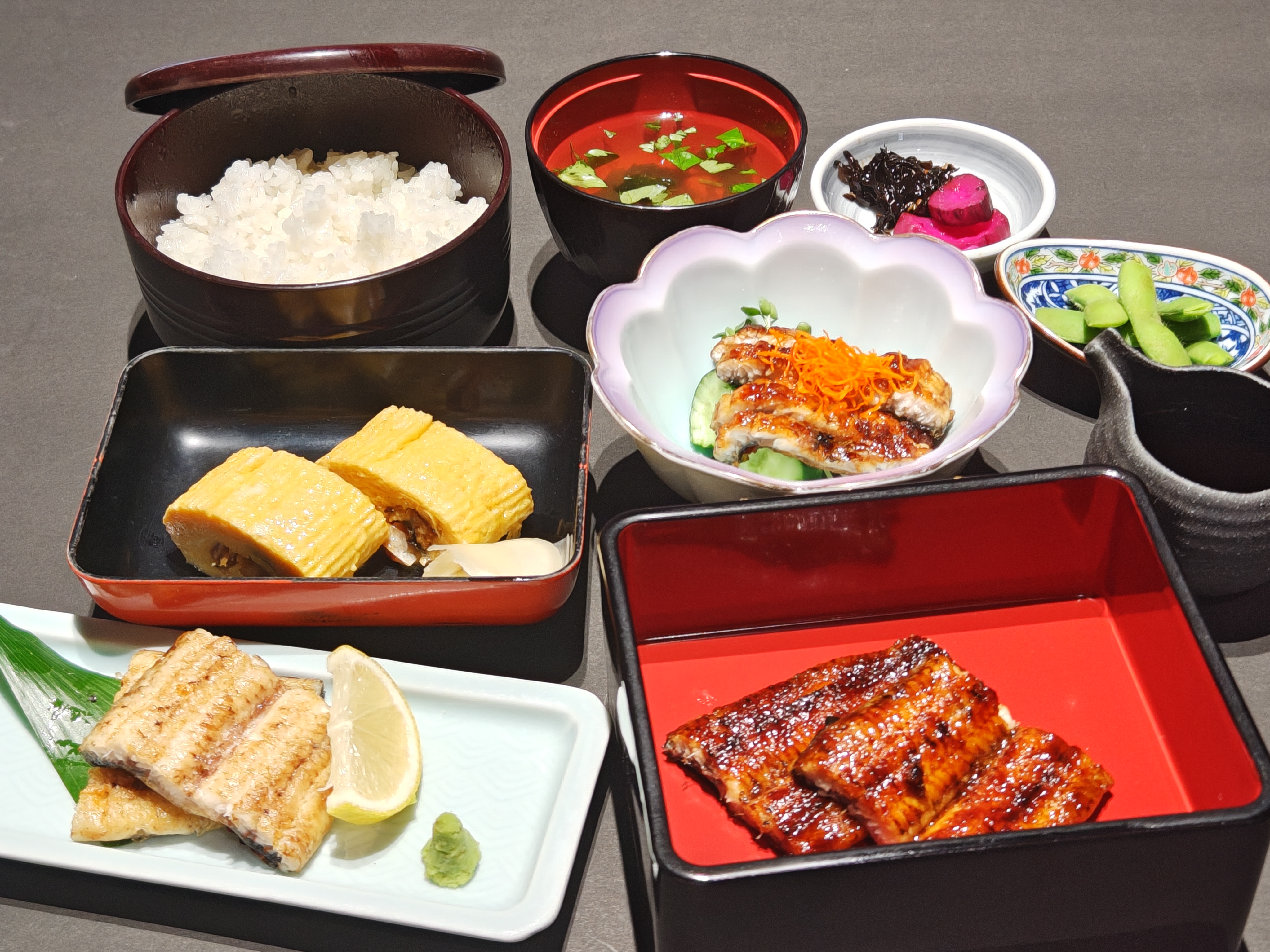 うなぎ料理　徳右ェ門