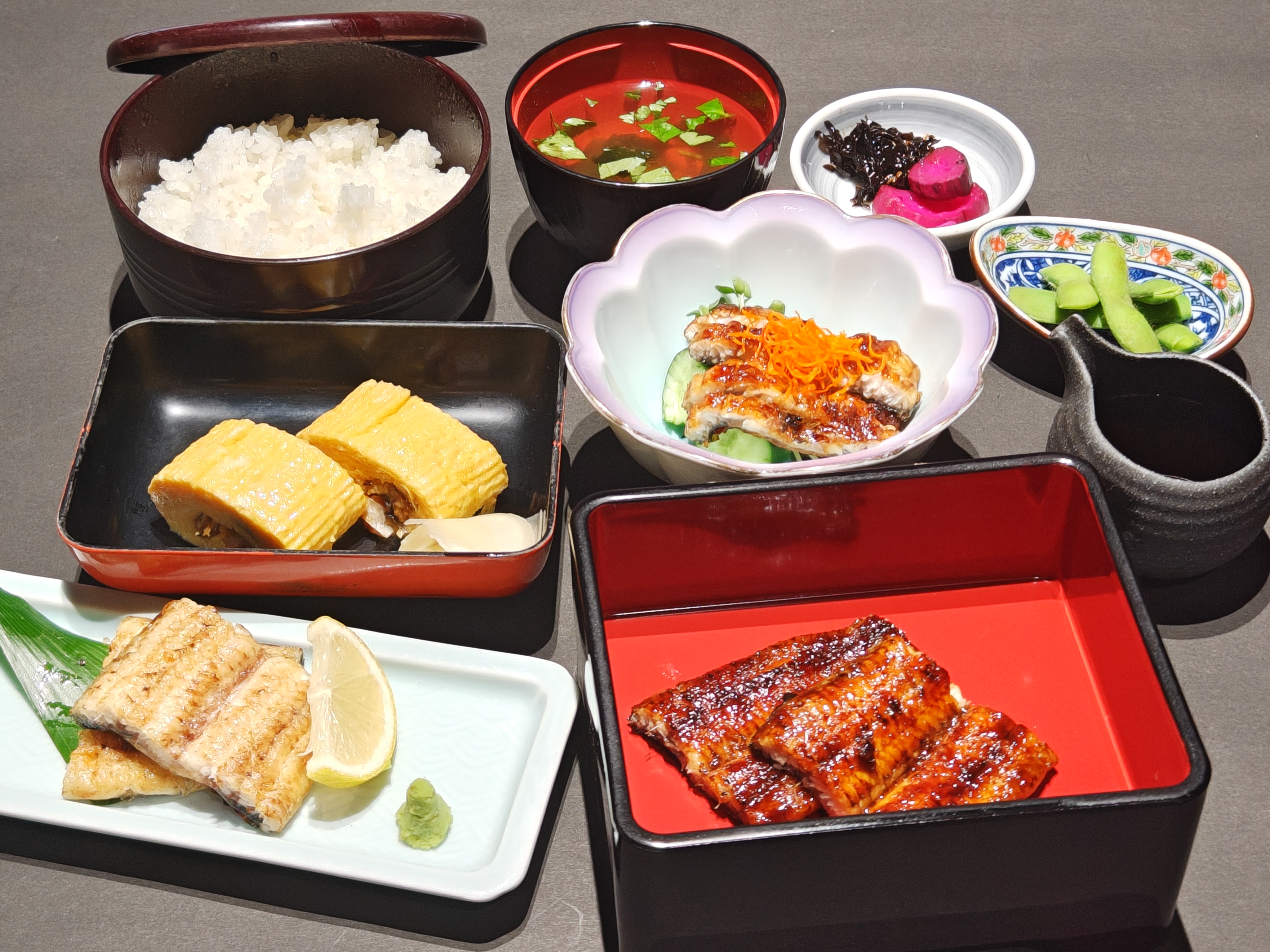うなぎ料理　徳右ェ門