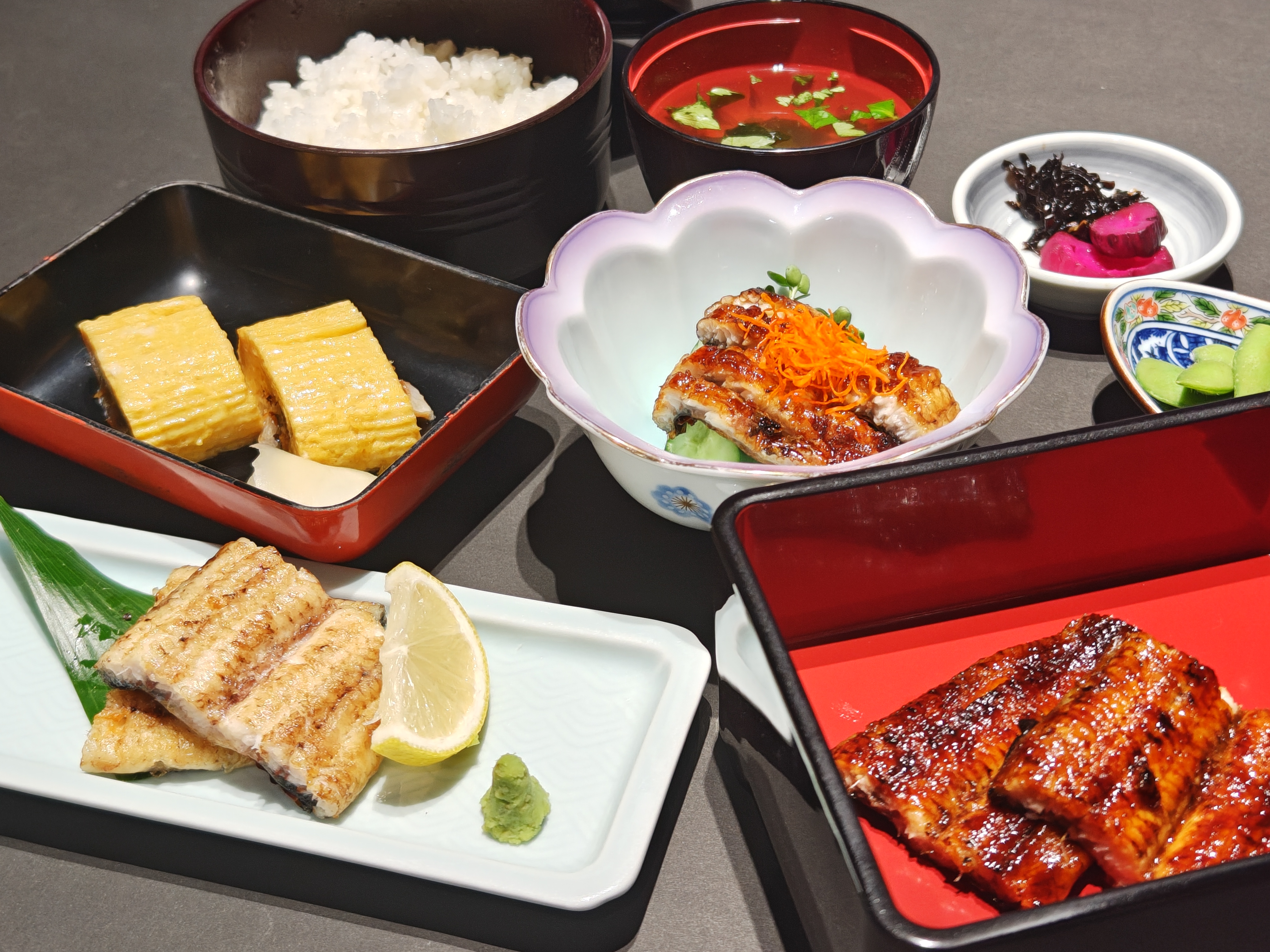 うなぎ料理　徳右ェ門