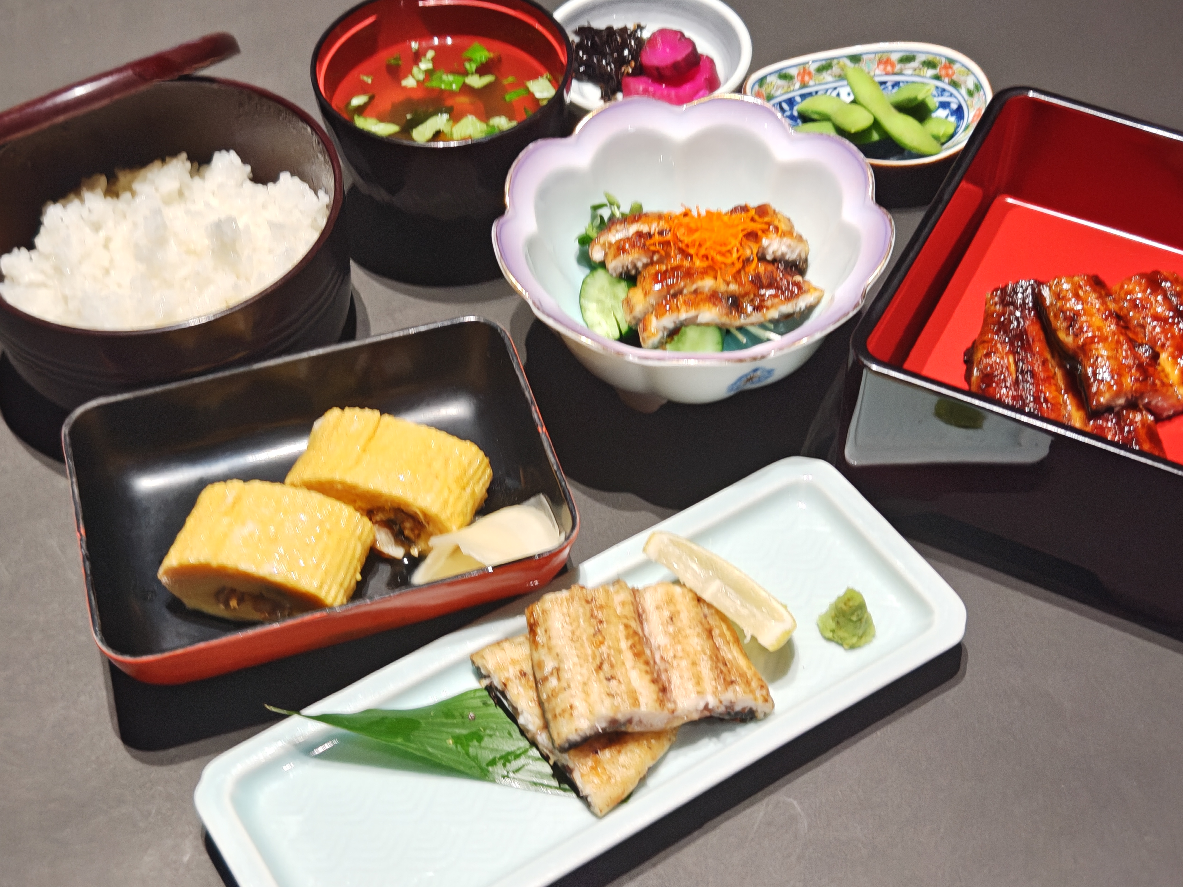 うなぎ料理　徳右ェ門