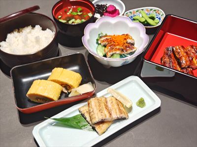 うなぎ料理　徳右ェ門