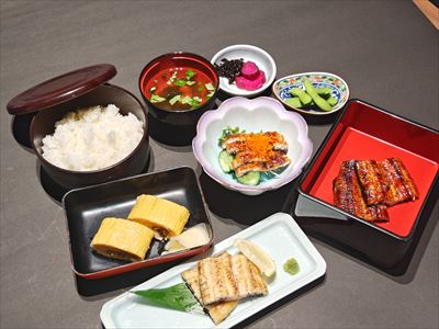 うなぎ料理　徳右ェ門