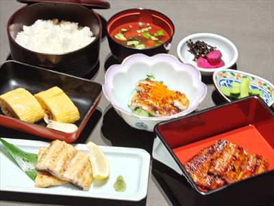 うなぎ料理　徳右ェ門