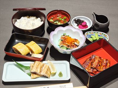 うなぎ料理　徳右ェ門