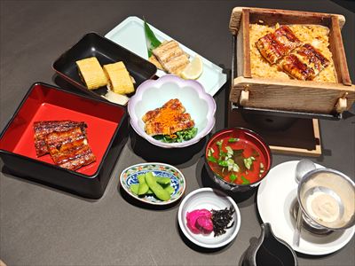 うなぎ料理　徳右ェ門