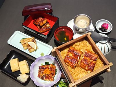 うなぎ料理　徳右ェ門