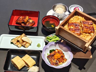 うなぎ料理　徳右ェ門