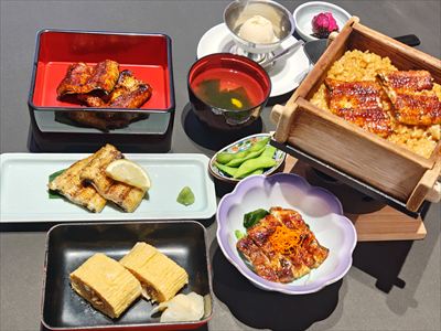うなぎ料理　徳右ェ門