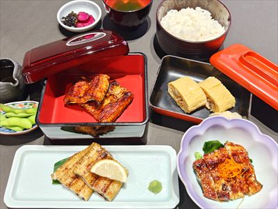 うなぎ料理　徳右ェ門