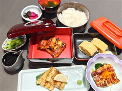 うなぎ料理　徳右ェ門